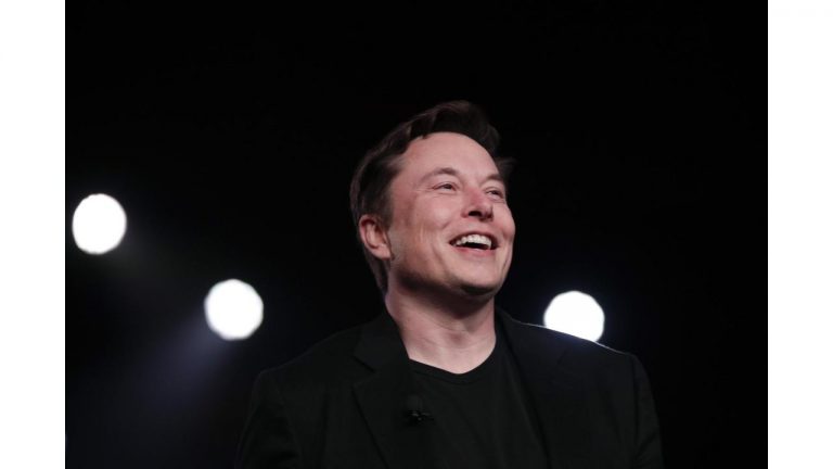 How did Elon Musk become a US citizen? – ProVsCons