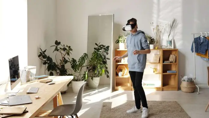 How-is-Metaverse-Different-From-Virtual-Reality