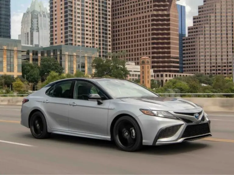 Pros and Cons of Toyota Camry Hybrid ??? ProVsCons